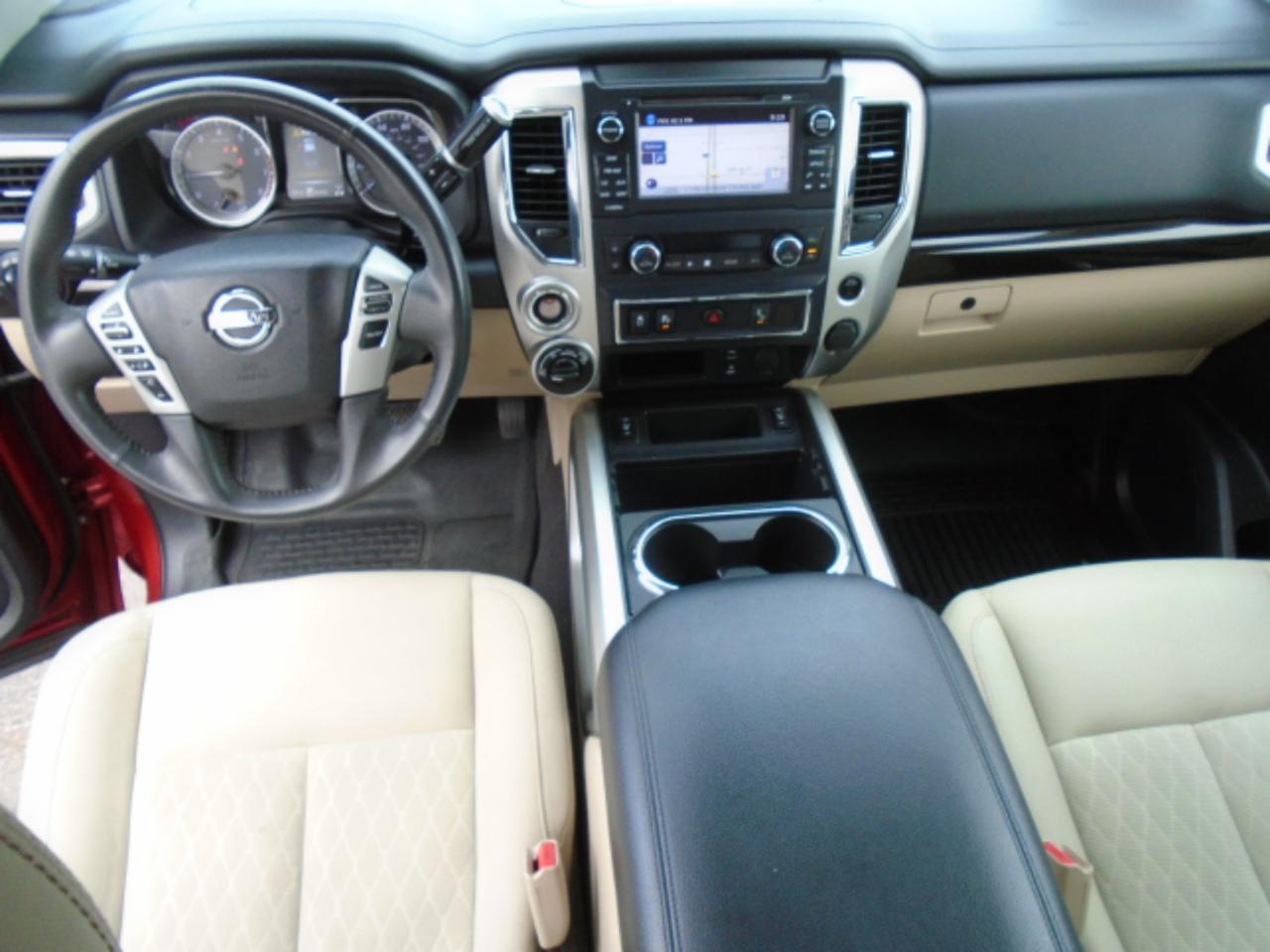 Nissan Titan 4x4 King Cab SV 2017