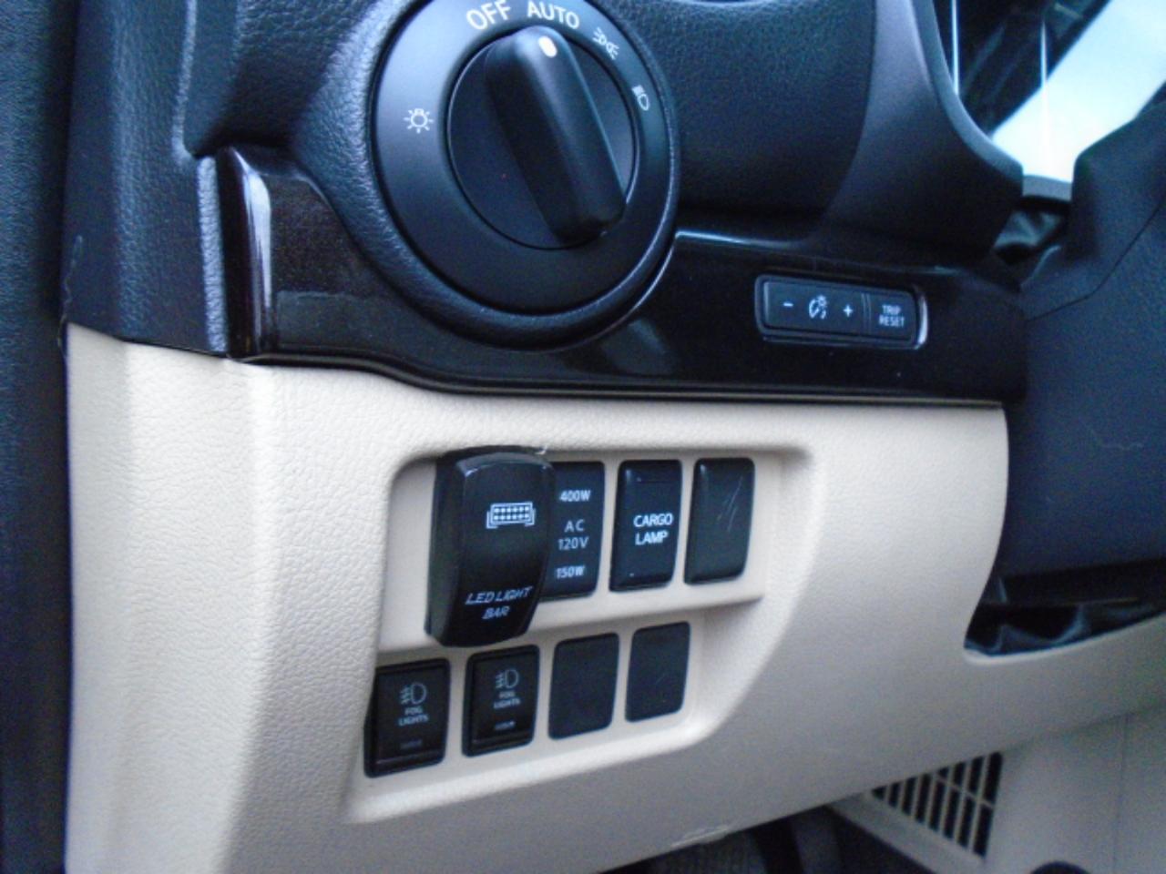 Nissan Titan 4x4 King Cab SV 2017