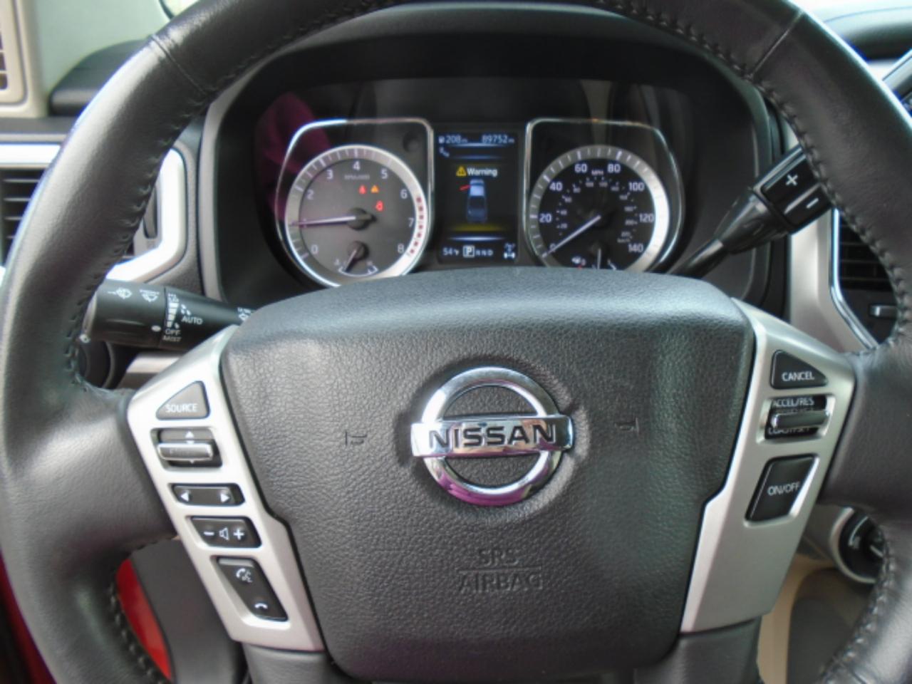 Nissan Titan 4x4 King Cab SV 2017