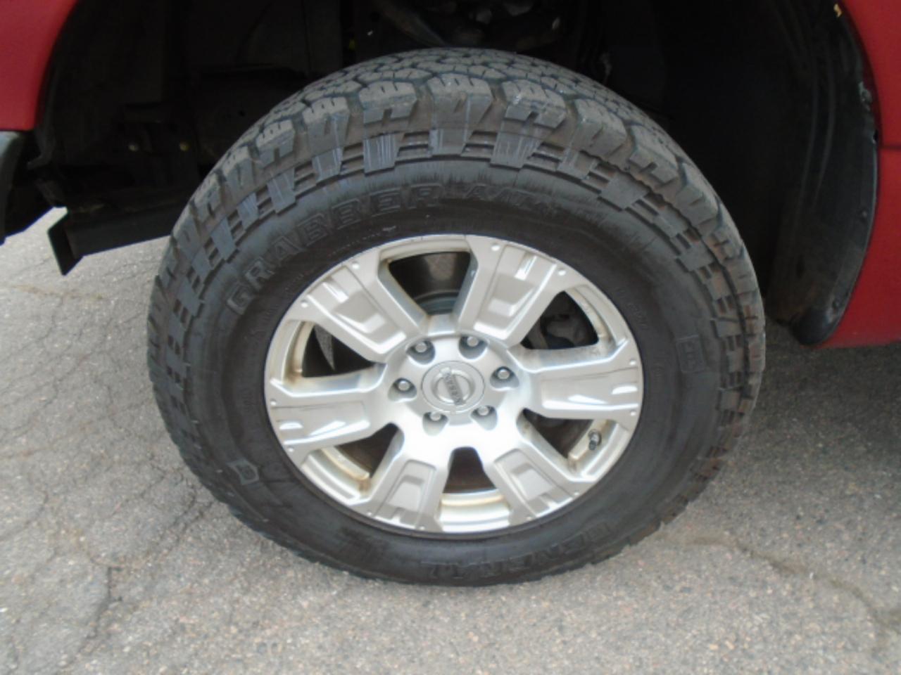 Nissan Titan 4x4 King Cab SV 2017