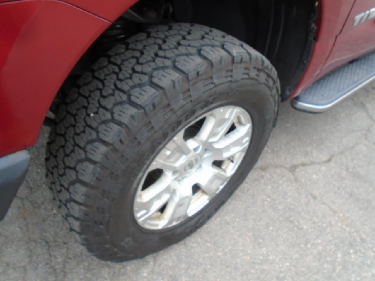 Nissan Titan 4x4 King Cab SV 2017