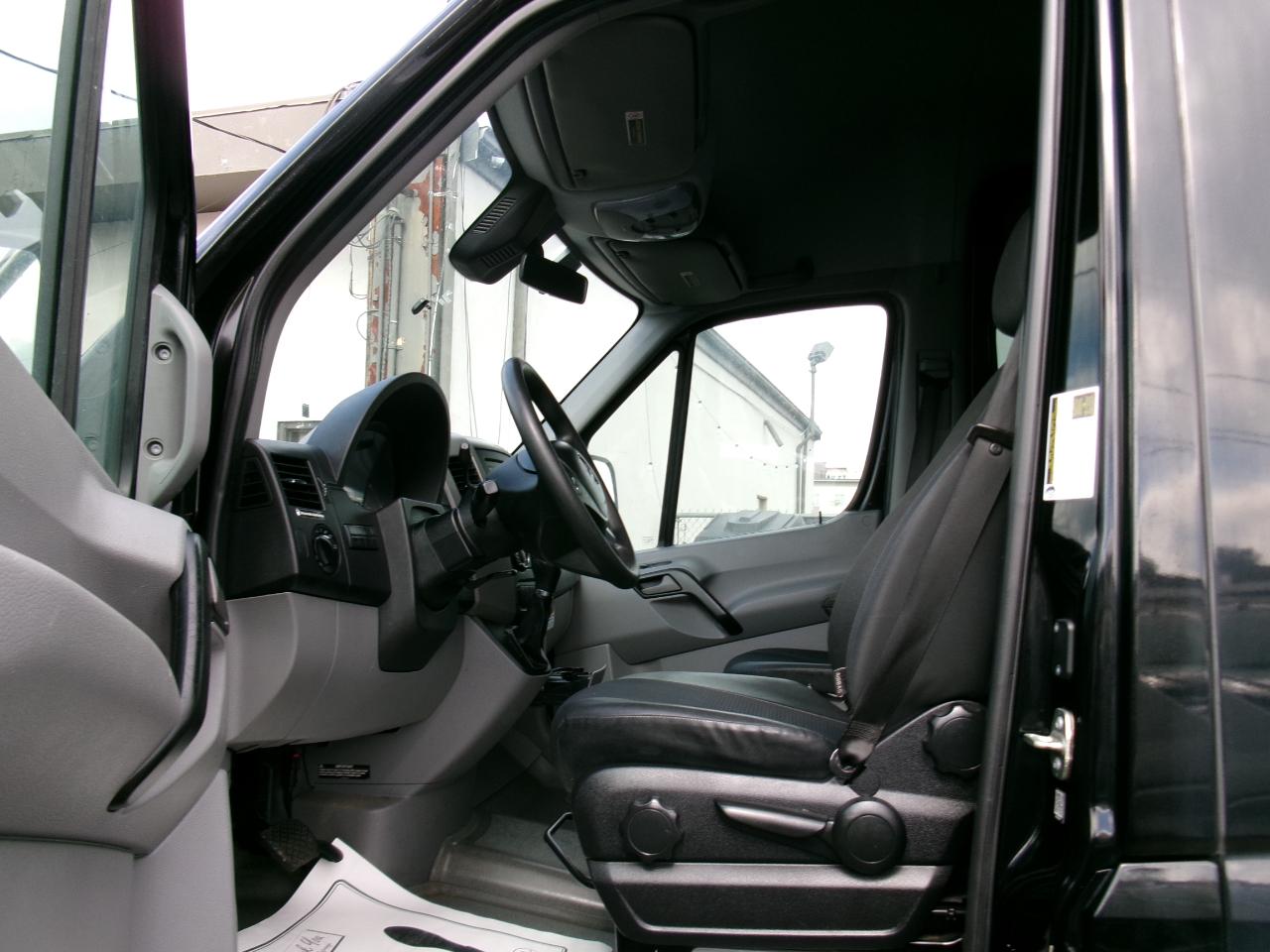 Mercedes-Benz Sprinter Van 2500 High Roof V6 170" RWD 2018