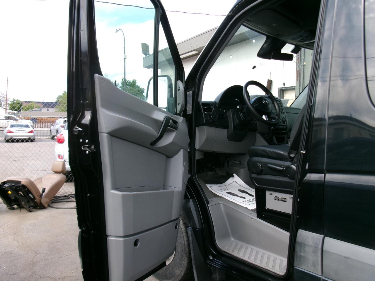 Mercedes-Benz Sprinter Van 2500 High Roof V6 170" RWD 2018