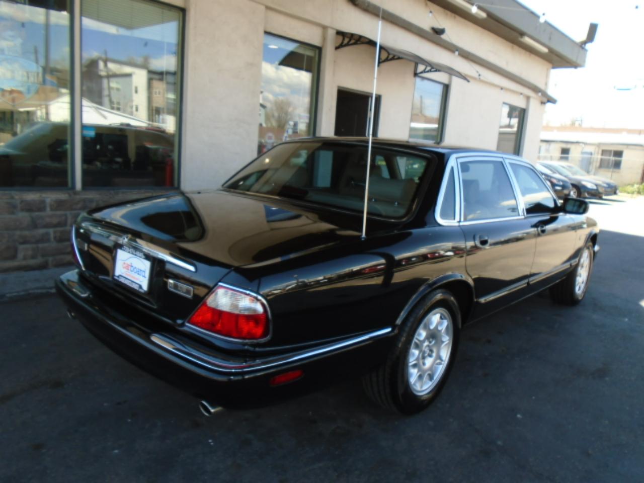 Jaguar XJ 4dr Sdn 2000