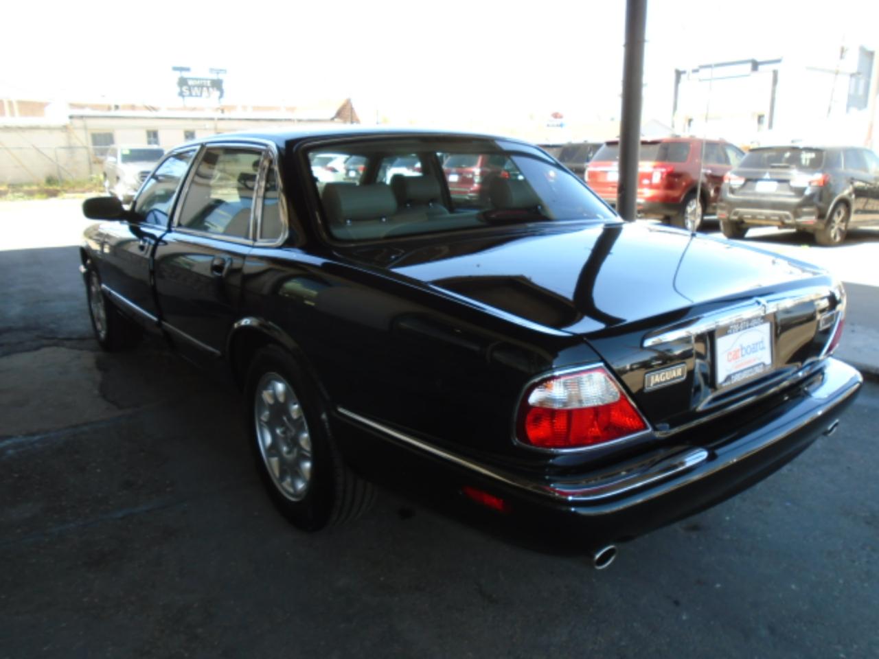 Jaguar XJ 4dr Sdn 2000