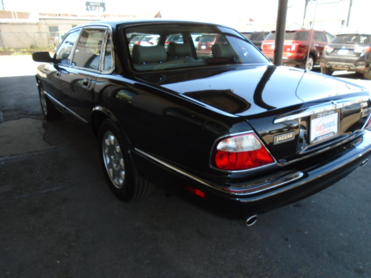 Jaguar XJ 4dr Sdn 2000