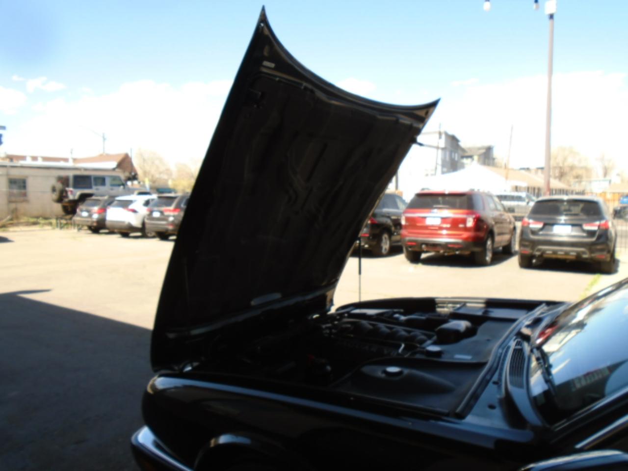 Jaguar XJ 4dr Sdn 2000