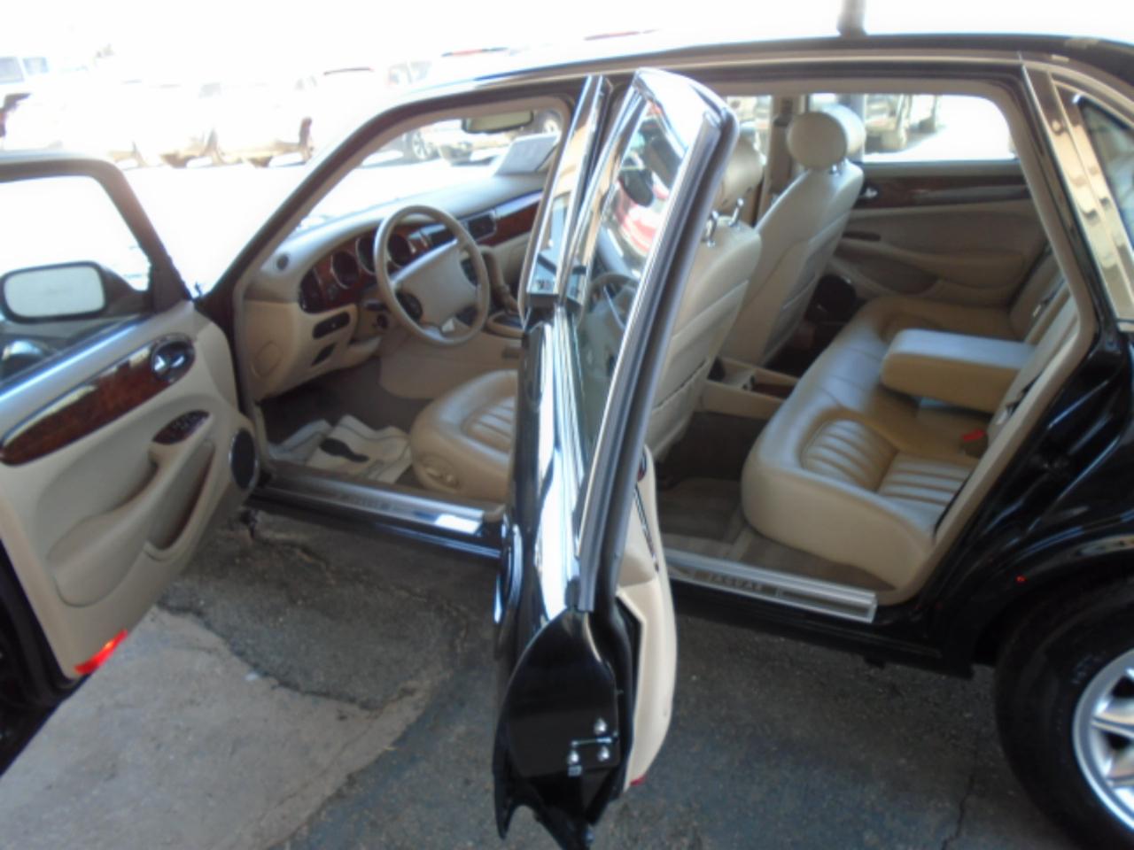 Jaguar XJ 4dr Sdn 2000