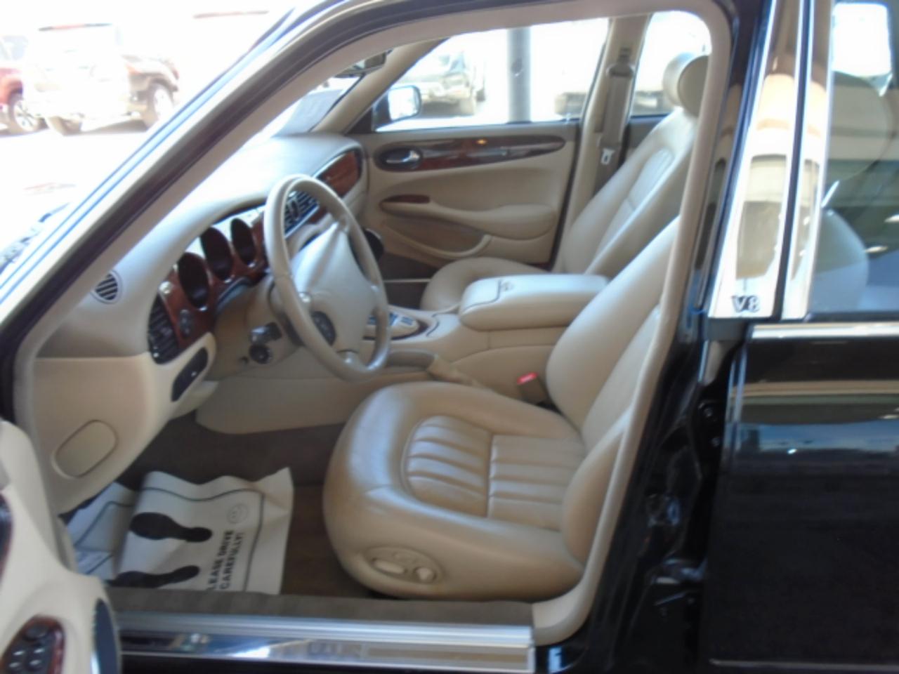 Jaguar XJ 4dr Sdn 2000