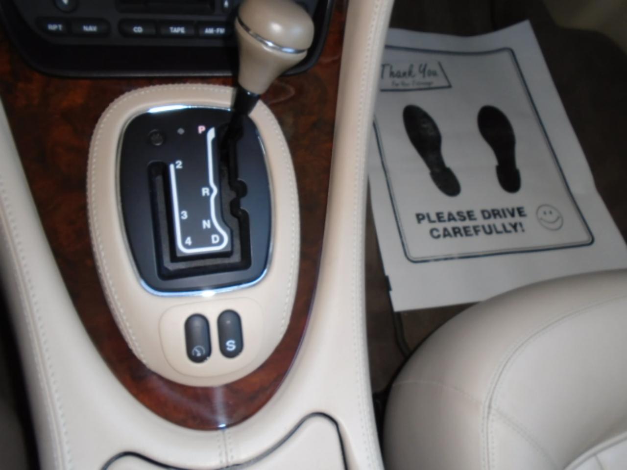 Jaguar XJ 4dr Sdn 2000