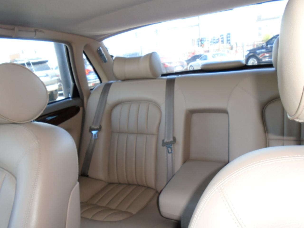 Jaguar XJ 4dr Sdn 2000