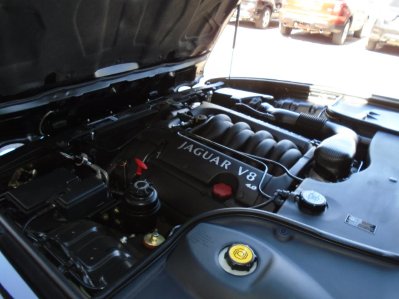 Jaguar XJ 4dr Sdn 2000