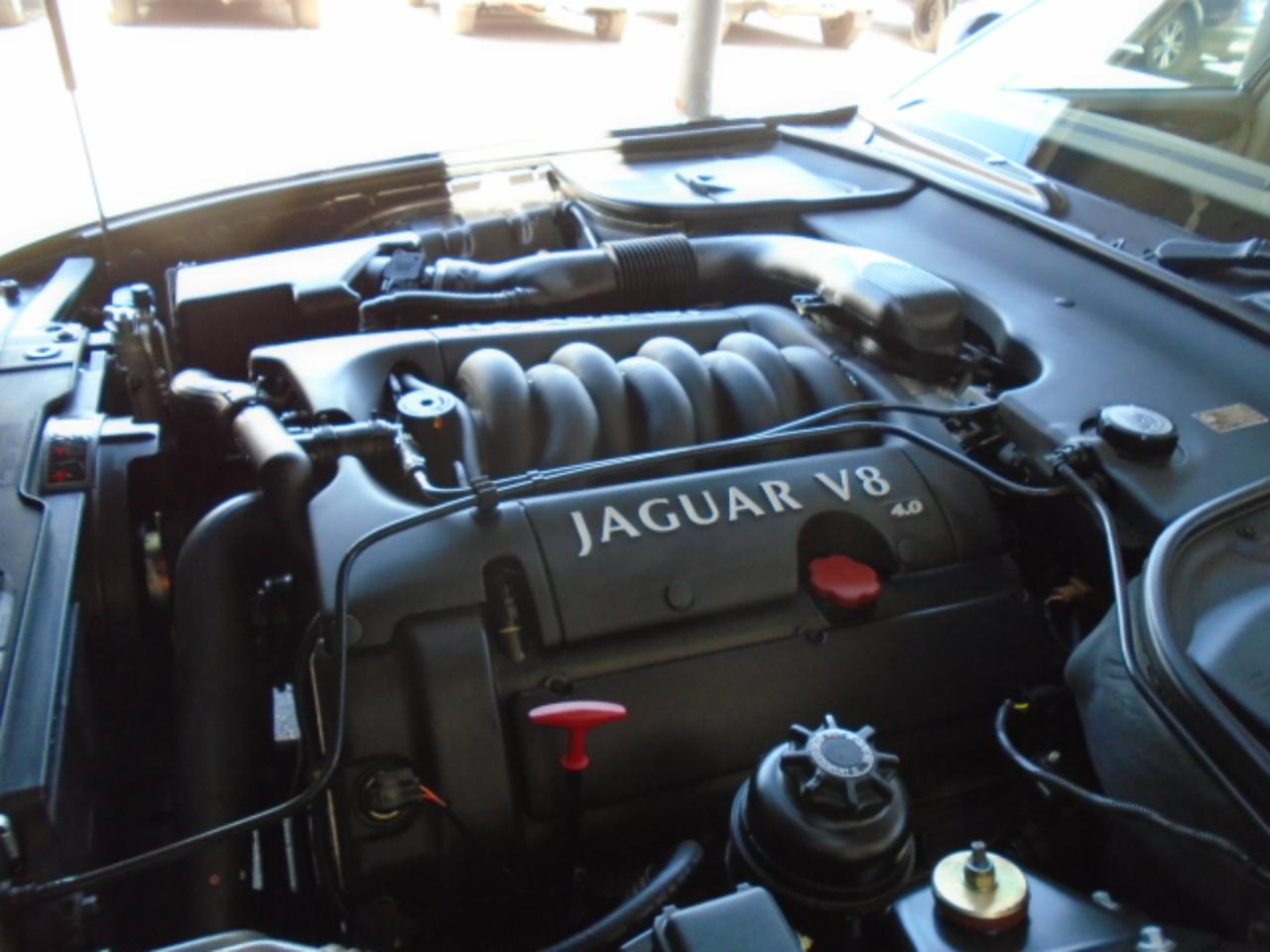 Jaguar XJ 4dr Sdn 2000