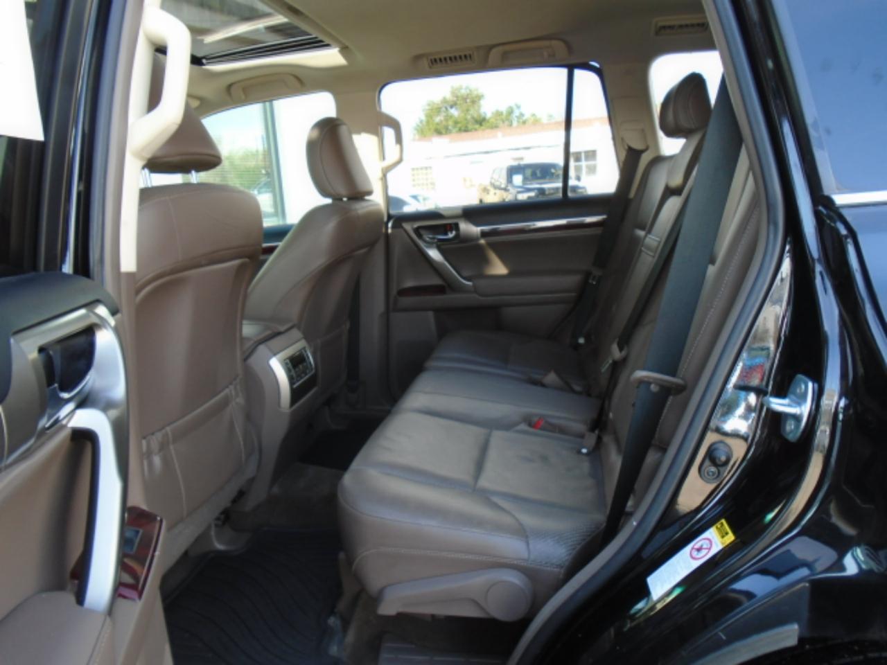 Lexus GX 460 4WD 4dr 2011