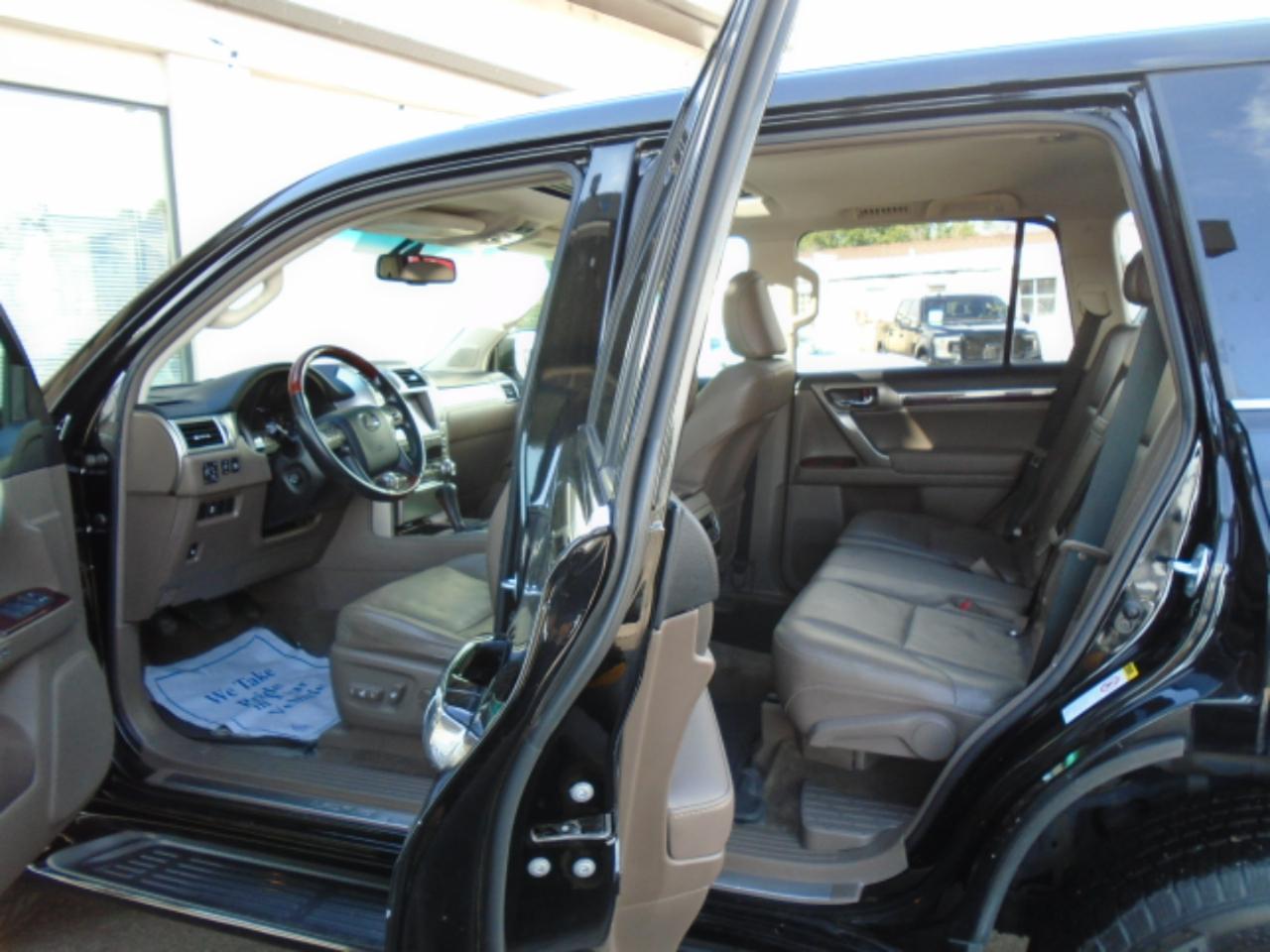 Lexus GX 460 4WD 4dr 2011