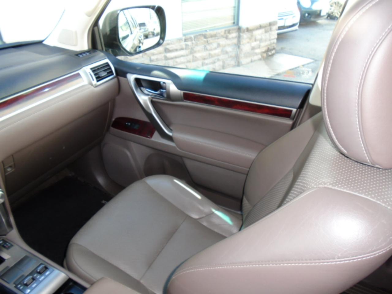 Lexus GX 460 4WD 4dr 2011