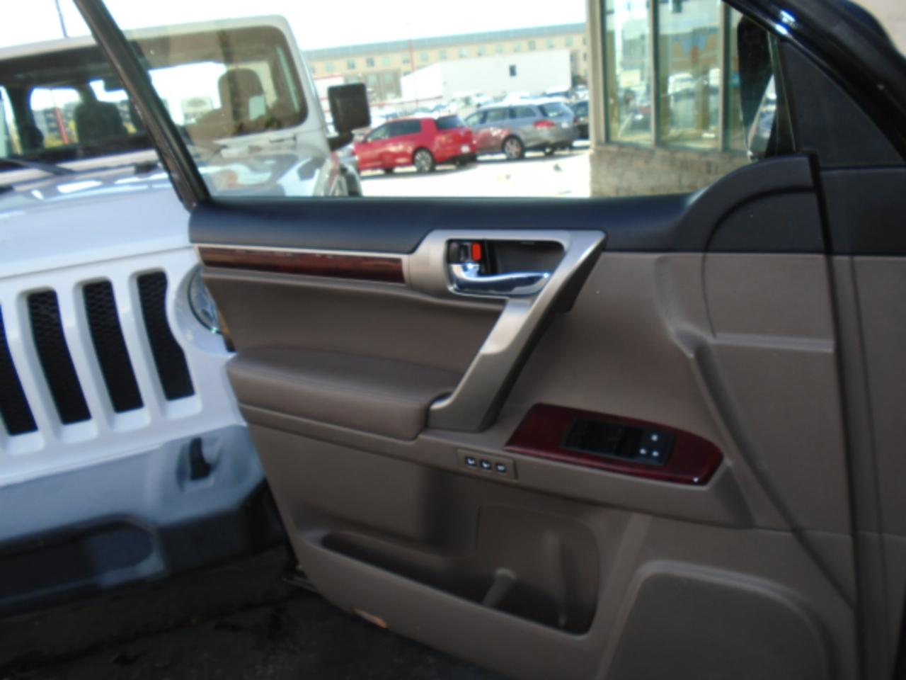 Lexus GX 460 4WD 4dr 2011