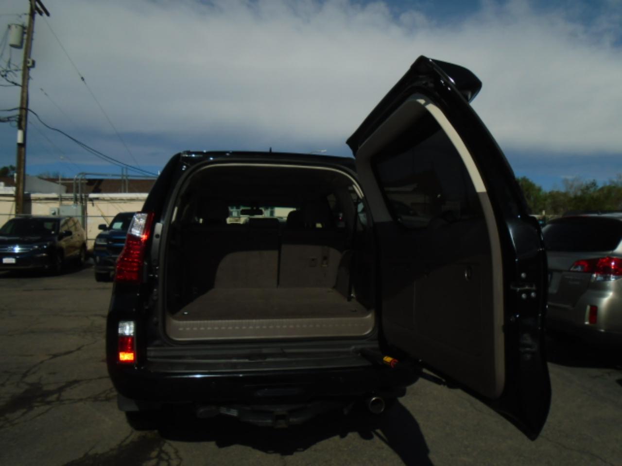Lexus GX 460 4WD 4dr 2011