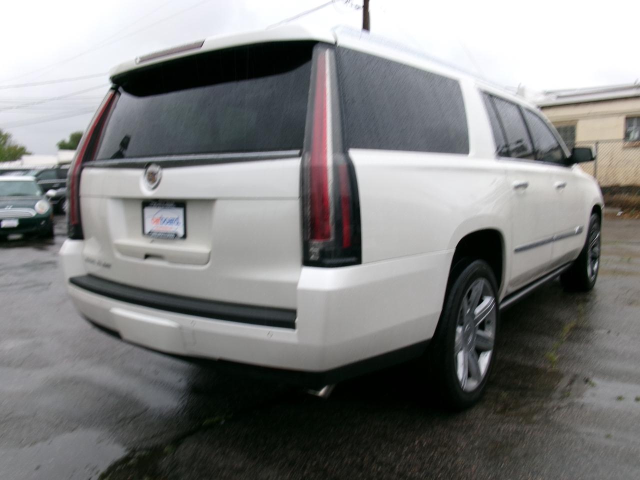 Cadillac Escalade ESV 4WD 4dr Premium 2015