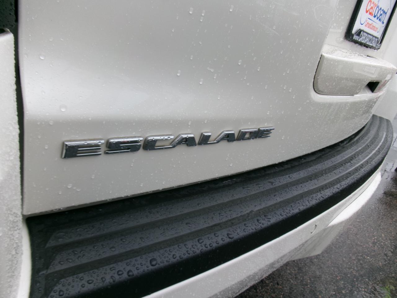 Cadillac Escalade ESV 4WD 4dr Premium 2015