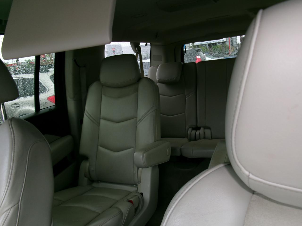 Cadillac Escalade ESV 4WD 4dr Premium 2015