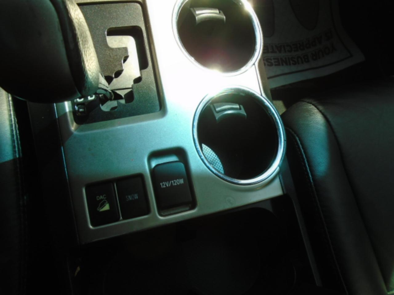 Toyota Highlander 4WD 4dr V6 Base (Natl) 2011