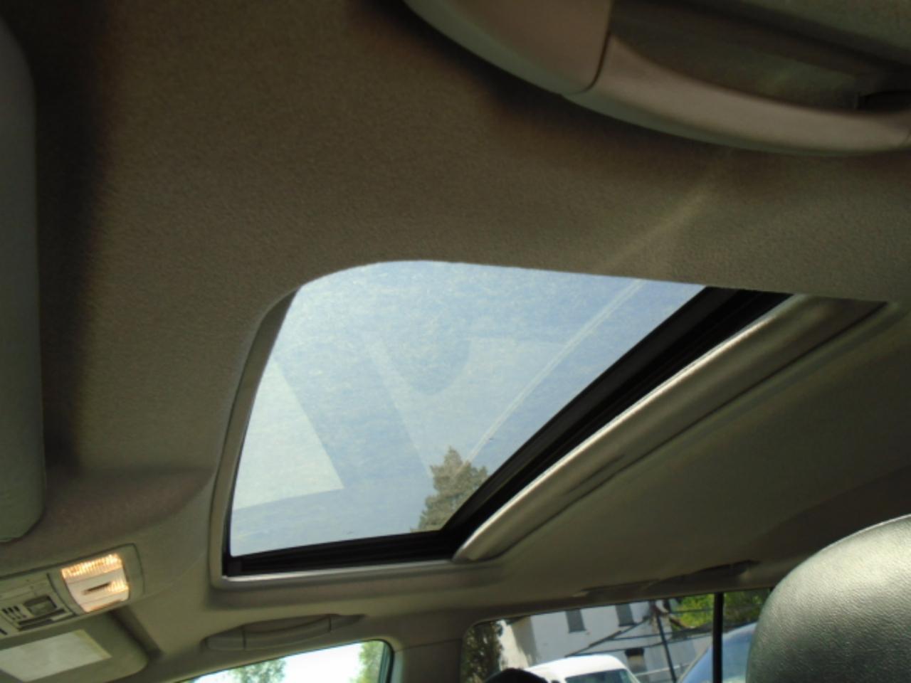 Toyota Highlander 4WD 4dr V6 Base (Natl) 2011