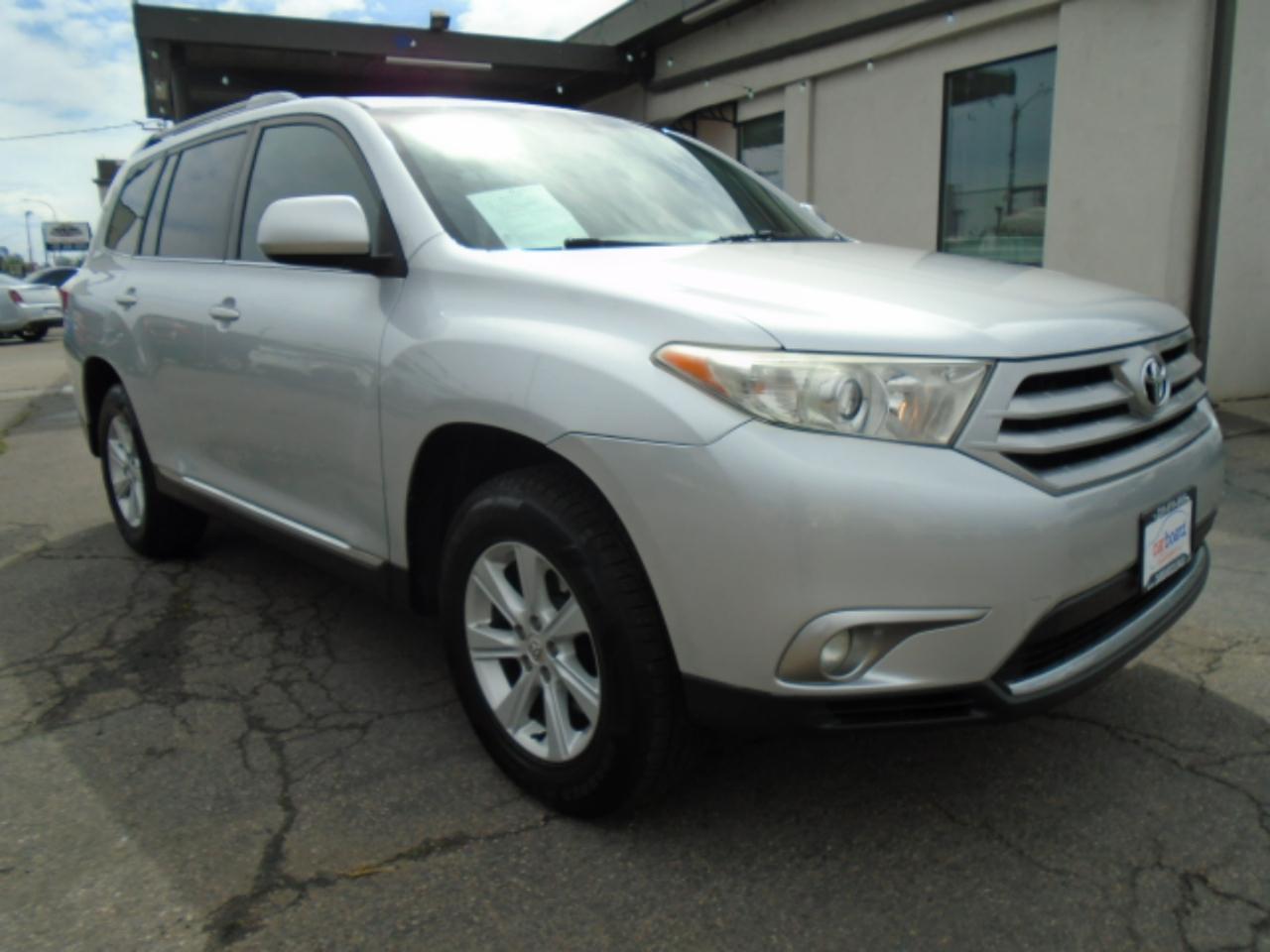 Toyota Highlander 4WD 4dr V6 SE (Natl) 2011