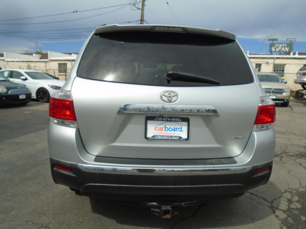 Toyota Highlander 4WD 4dr V6 SE (Natl) 2011