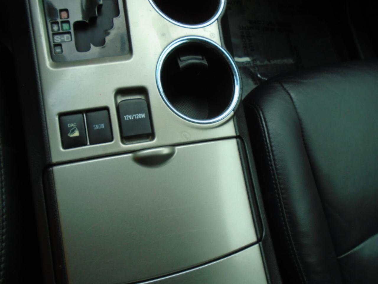 Toyota Highlander 4WD 4dr V6 SE (Natl) 2011
