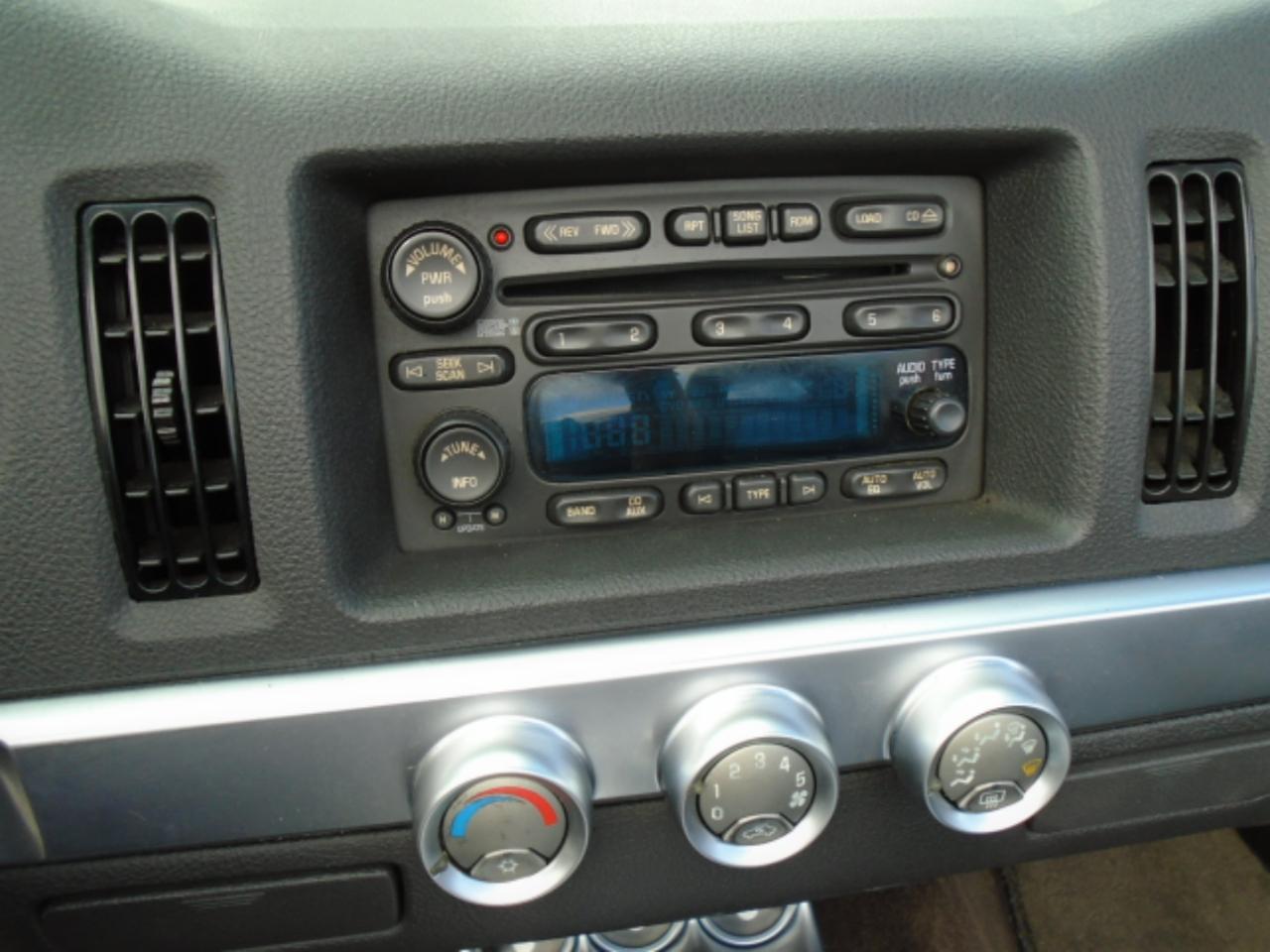 Chevrolet SSR Reg Cab 116.0" WB LS 2004