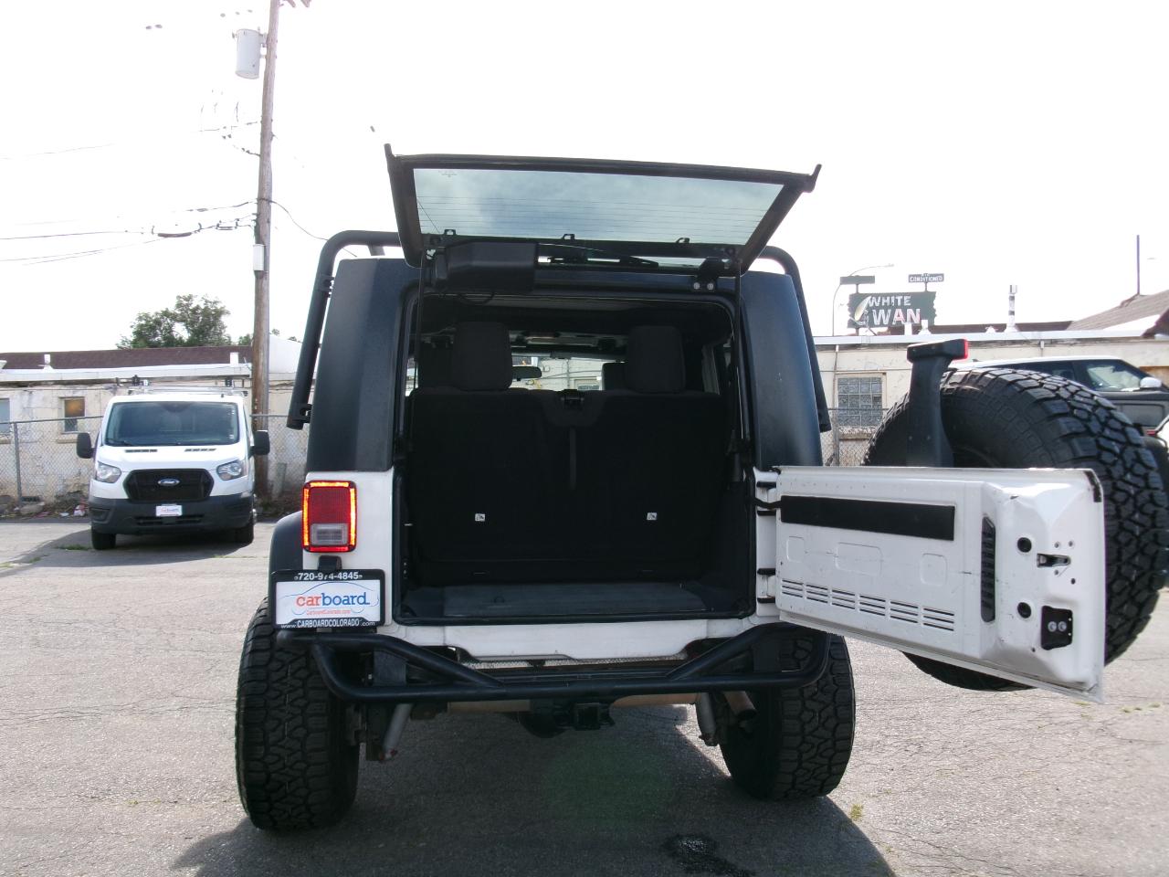 Jeep Wrangler 4WD 2dr Rubicon 2010