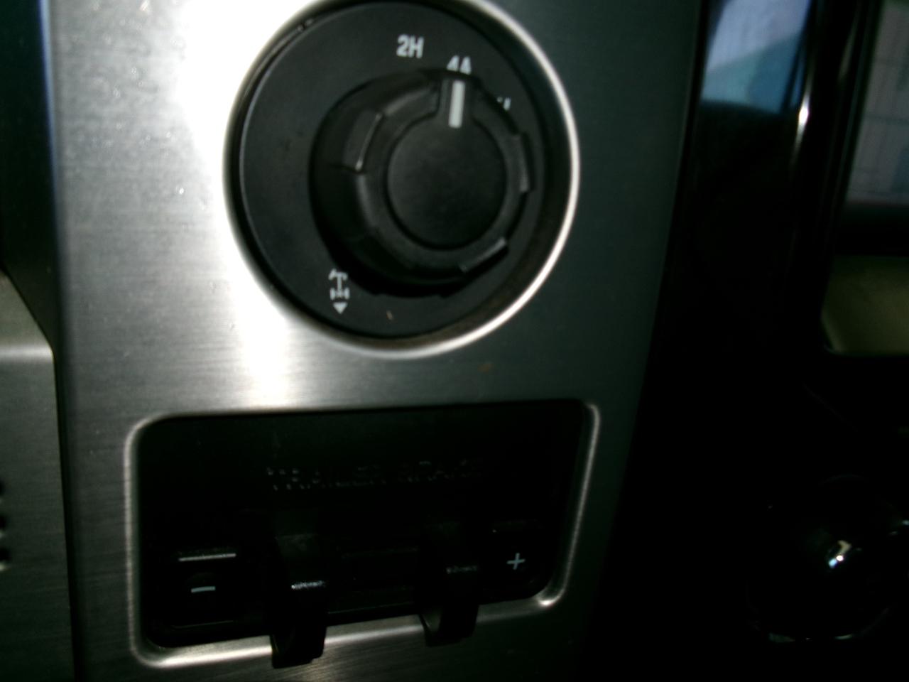 Ford F-150 4WD SuperCrew 145" Platinum 2013