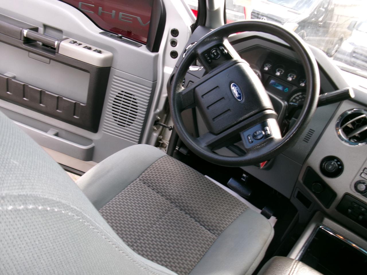 Ford Super Duty F-250 SRW  2013