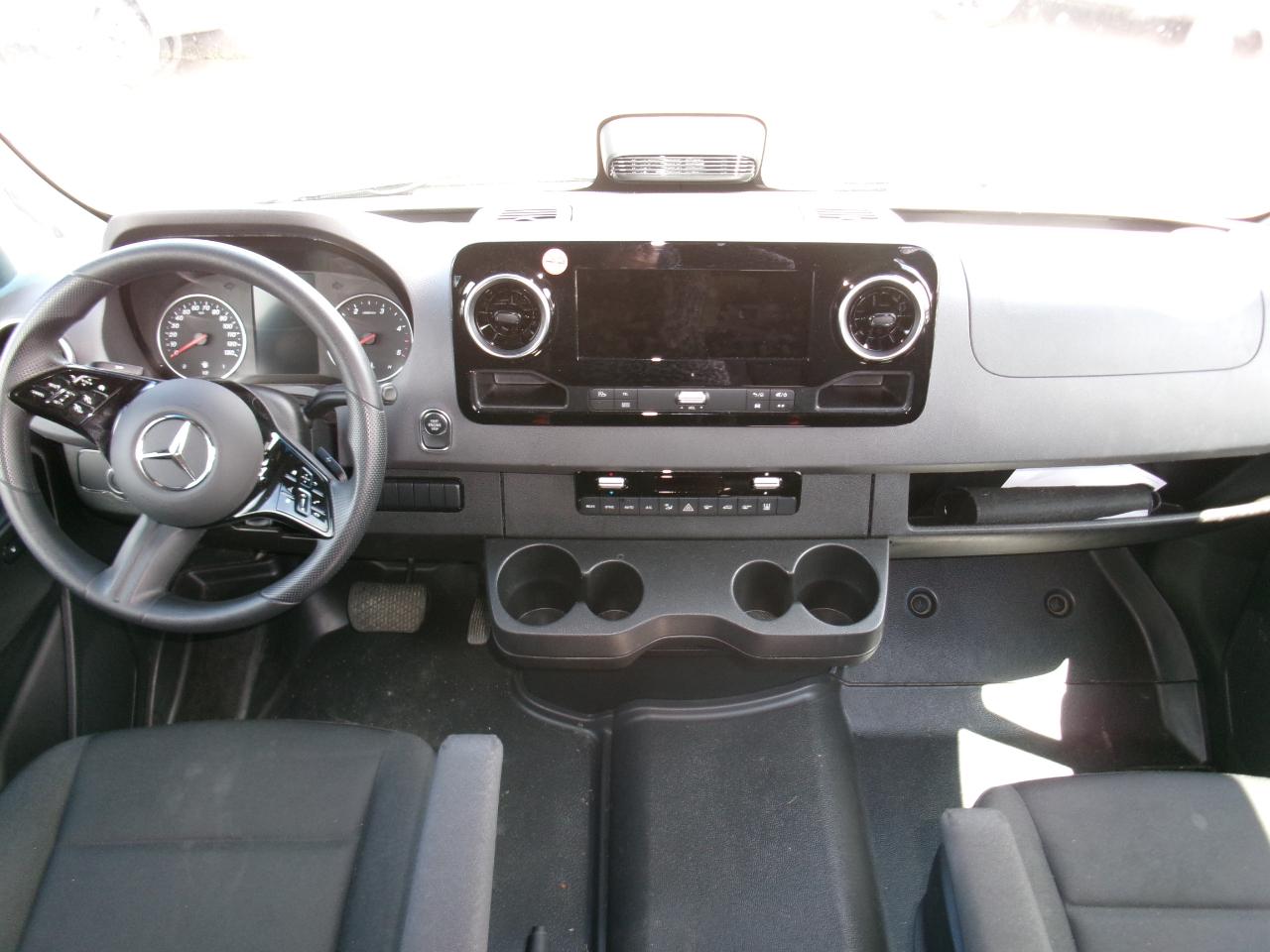 Mercedes-Benz Sprinter Passenger Van 2500 High Roof I4 Diesel 170" RWD 2025