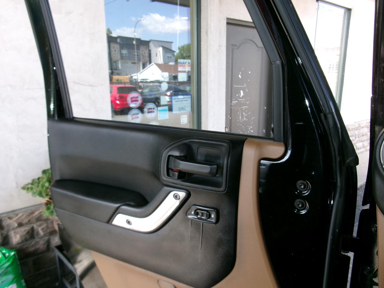 Jeep Wrangler 4WD 2dr Sahara 2015