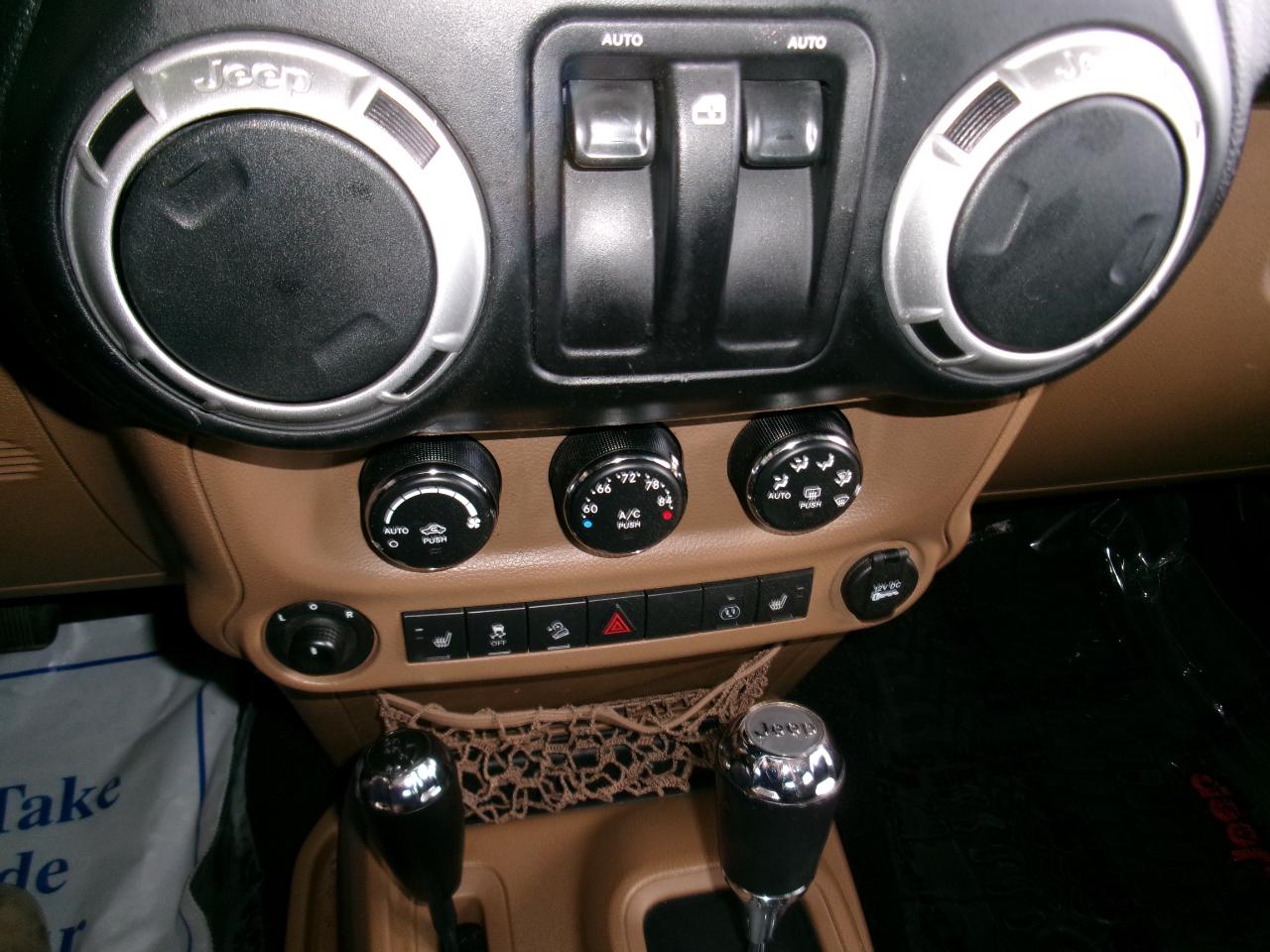 Jeep Wrangler 4WD 2dr Sahara 2015
