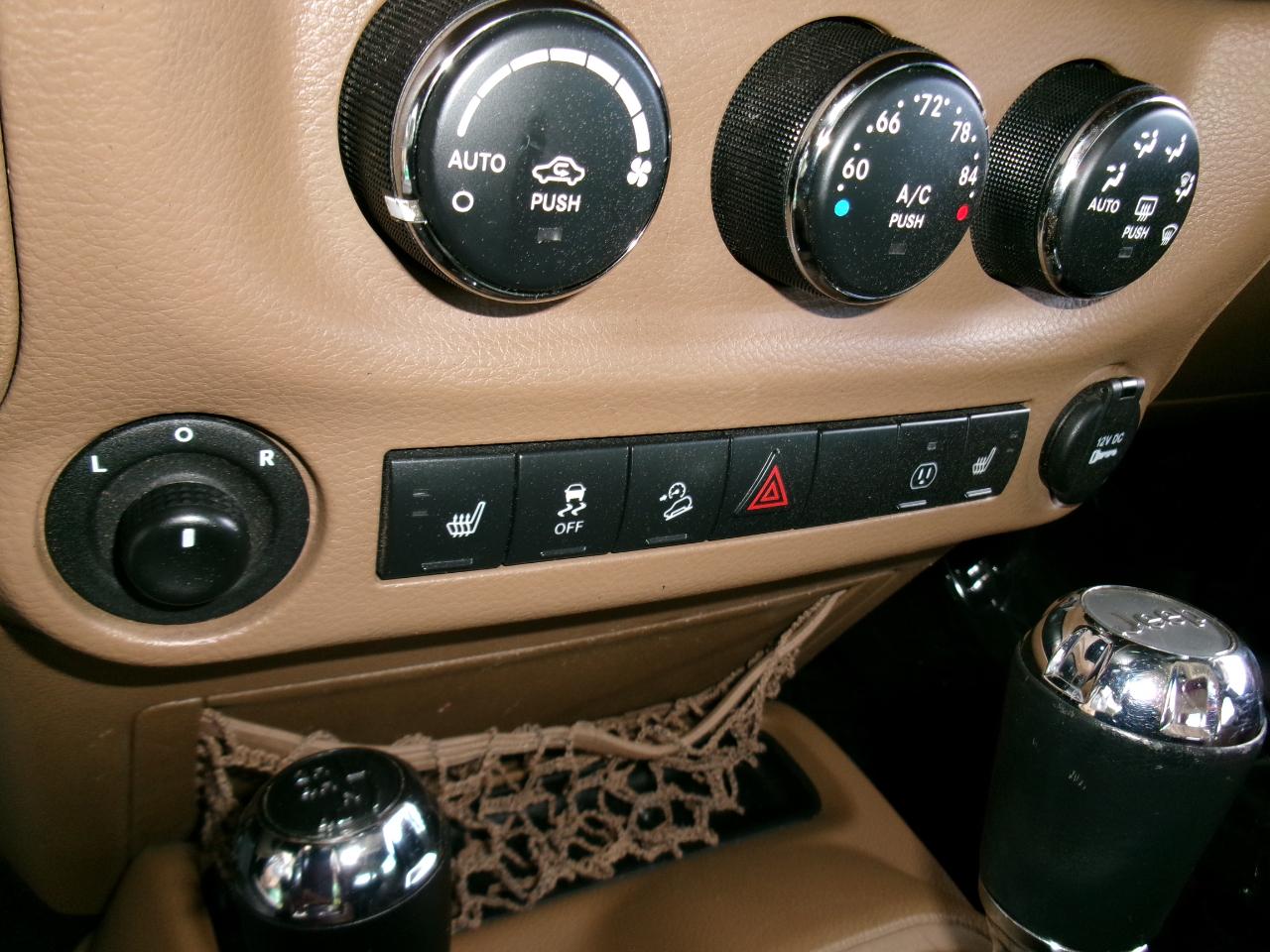 Jeep Wrangler 4WD 2dr Sahara 2015