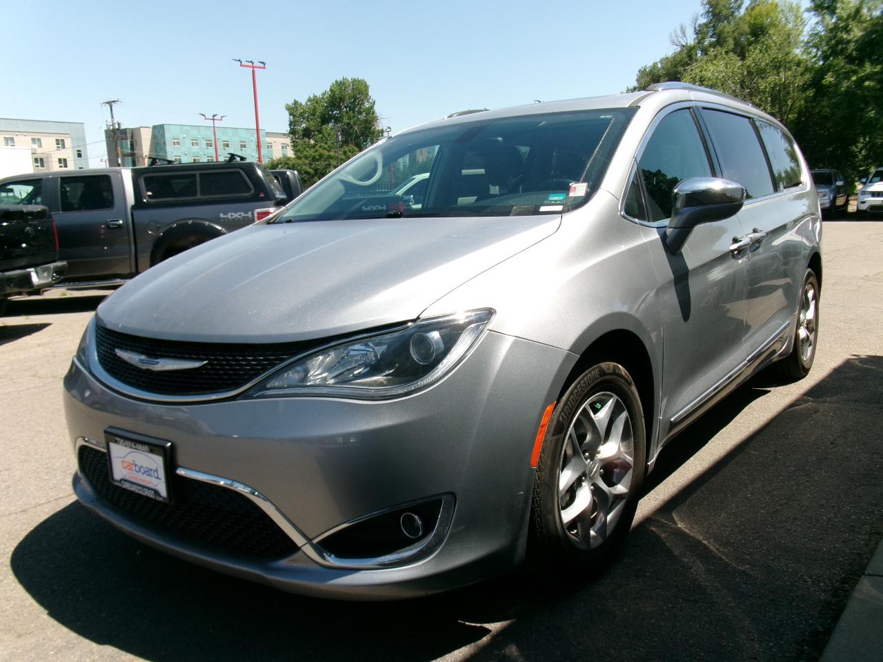 Chrysler Pacifica Limited FWD 2018