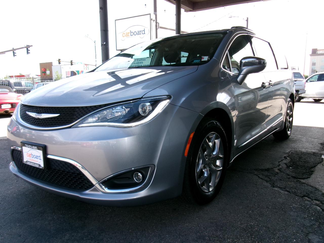 2018 Chrysler Pacifica Limited FWD