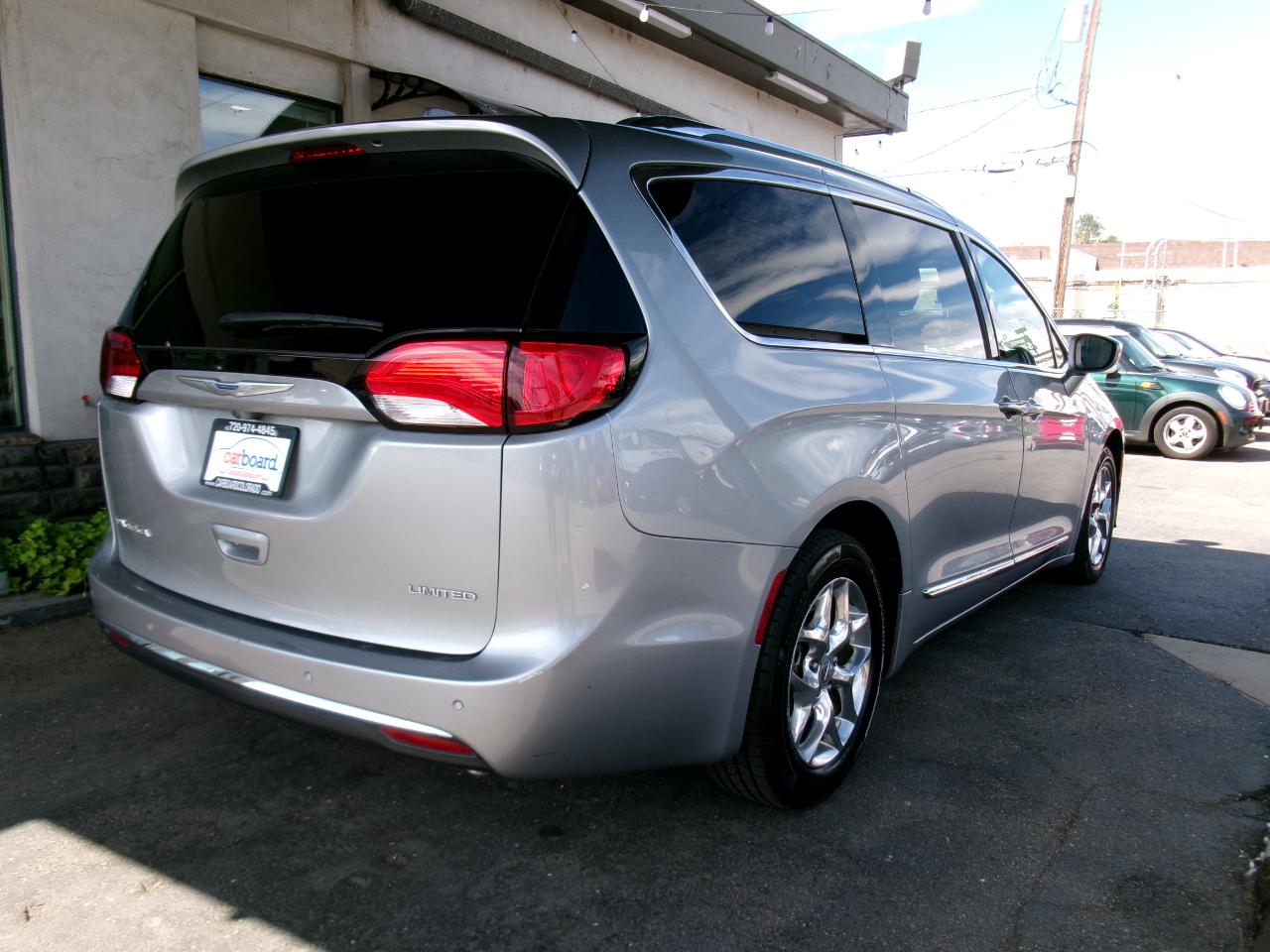 Chrysler Pacifica Limited FWD 2018