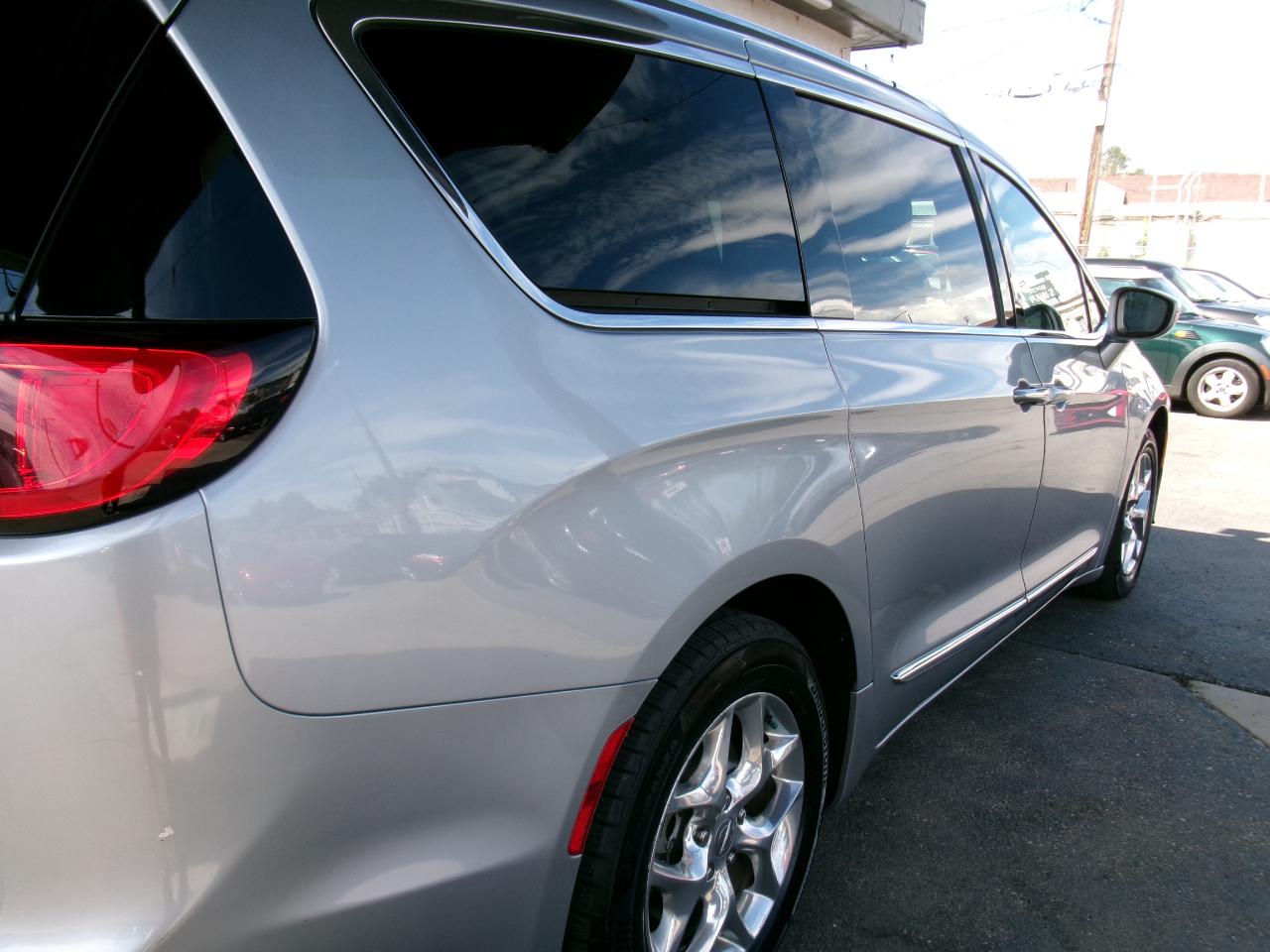 Chrysler Pacifica Limited FWD 2018