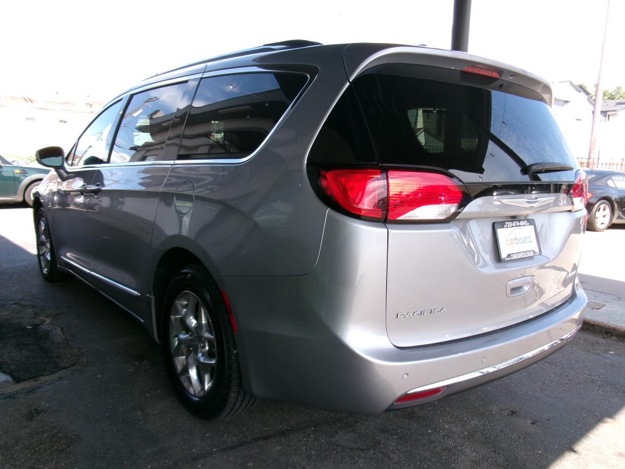 Chrysler Pacifica Limited FWD 2018