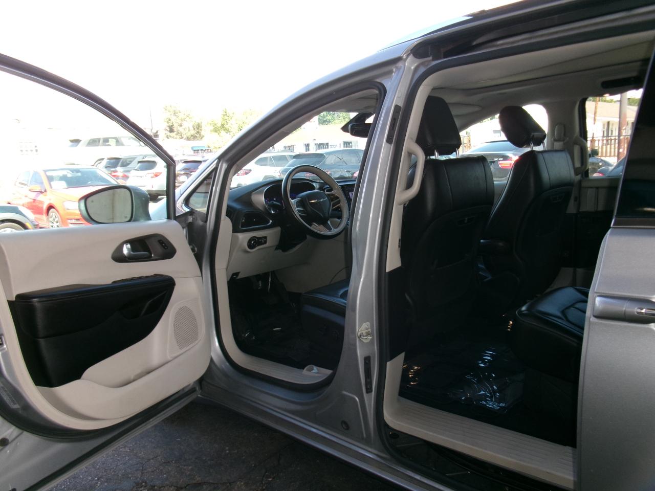 Chrysler Pacifica Limited FWD 2018