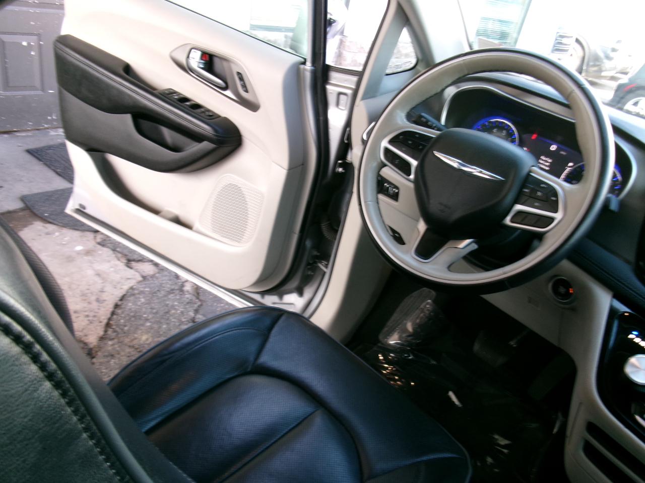 Chrysler Pacifica Limited FWD 2018