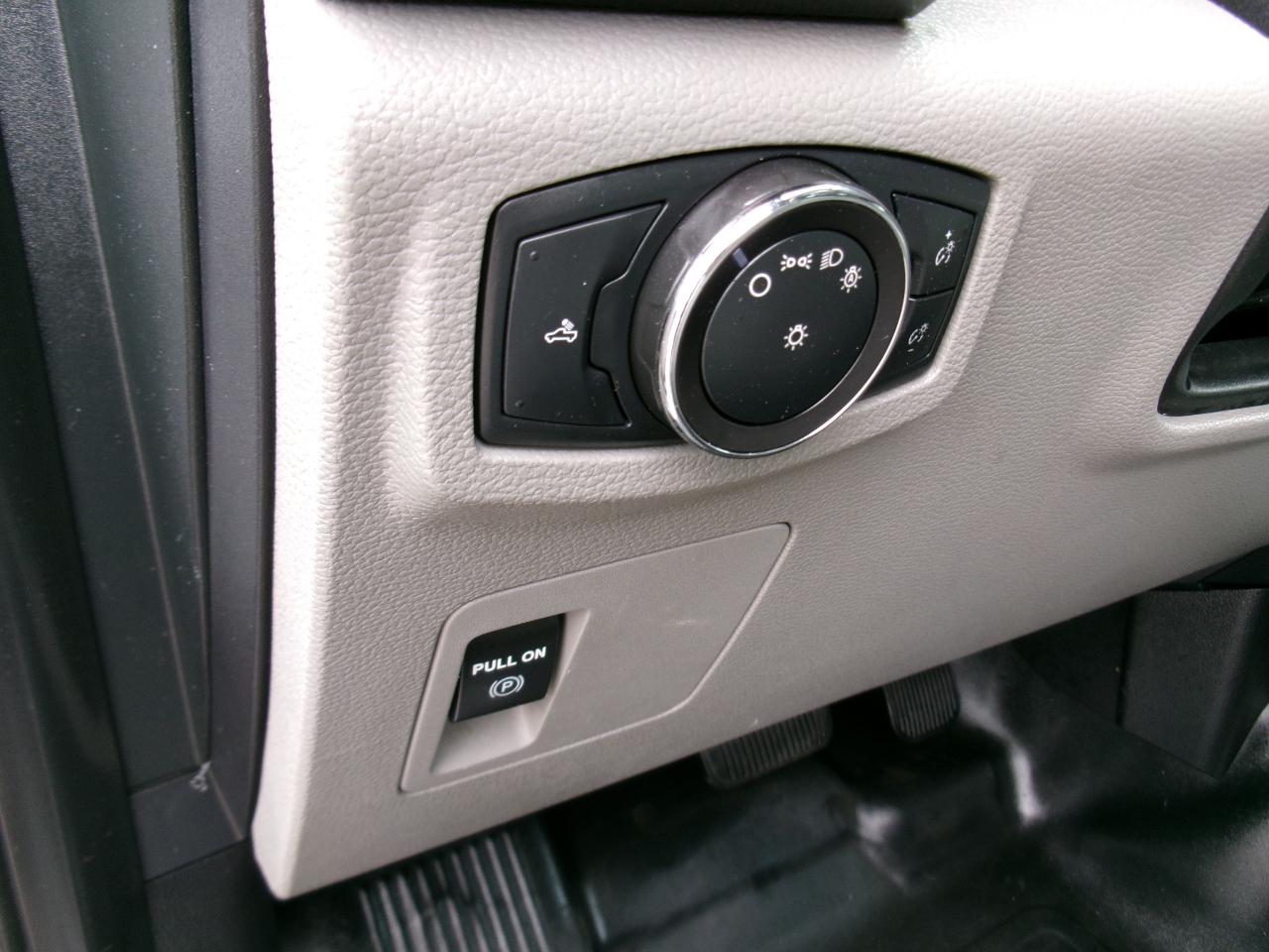 Ford F-150 2WD Reg Cab 141" XL 2016