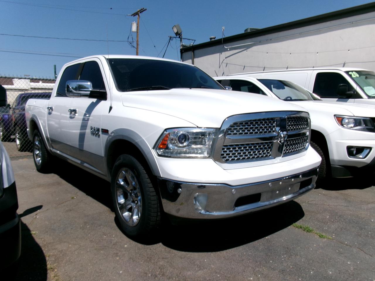 2016 RAM 1500 4WD Crew Cab 140.5" Laramie