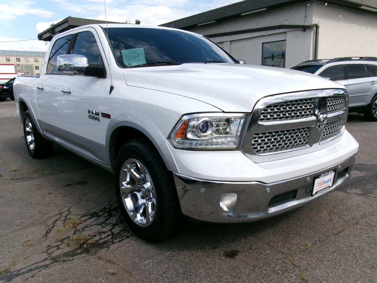 RAM 1500 4WD Crew Cab 140.5" Laramie 2016