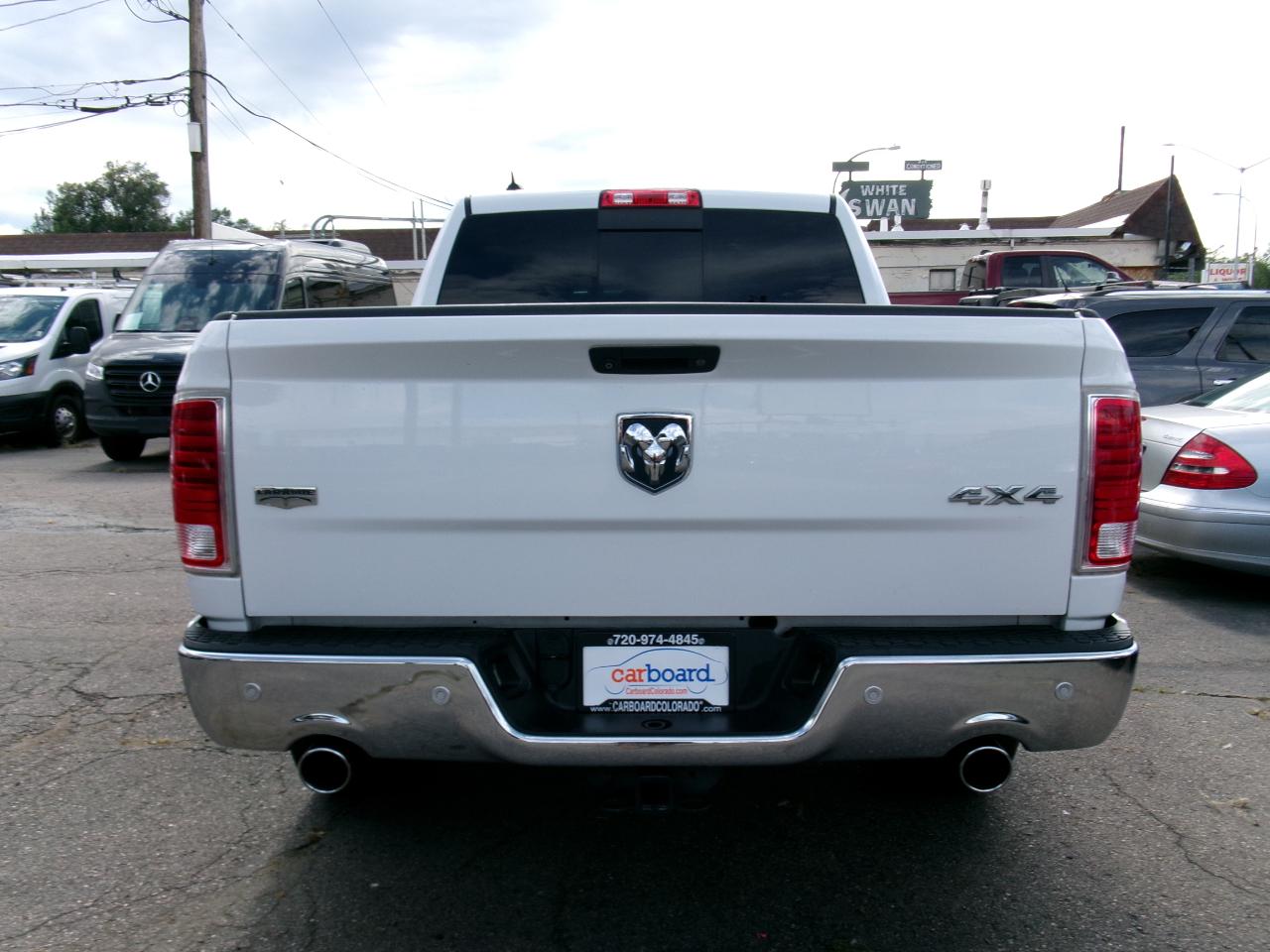 RAM 1500 4WD Crew Cab 140.5" Laramie 2016