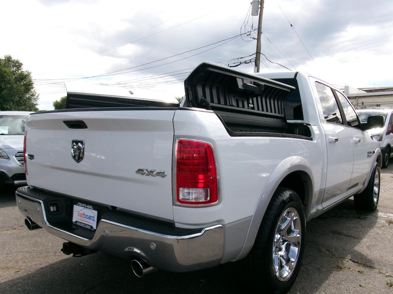 RAM 1500 4WD Crew Cab 140.5" Laramie 2016